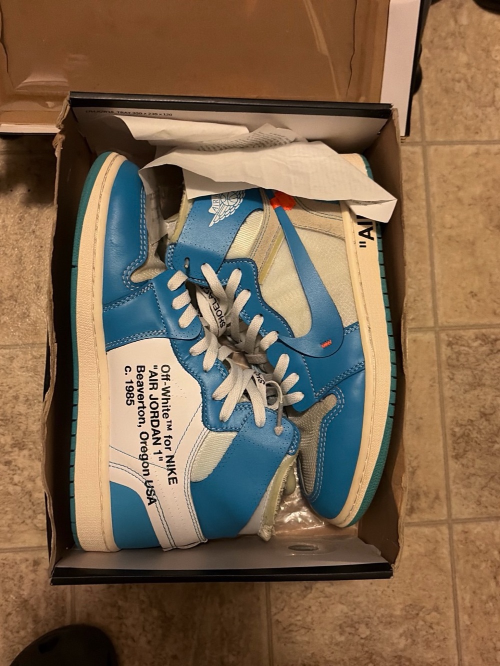 Jordan 1 off white.